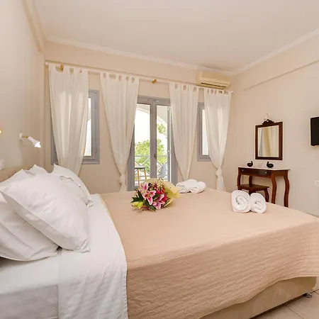 Aparthotel Casa Iphigenia Kamari (Santorini)